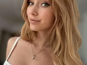 Adult Video Chat with LuciaAmazing - Myfreecams