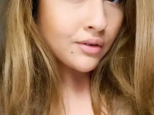 Adult Webcam with SamyraX - Myfreecams