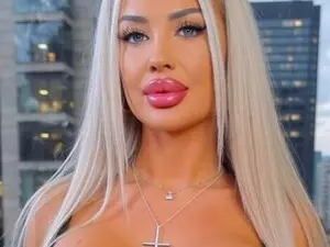 Private Sex Chat with AwwwElla - Myfreecams