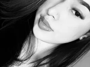 Sex Chat with Renaxi_smith - Myfreecams