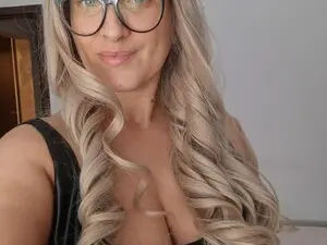 Free Live Porn with Aphrodite_S32 - Myfreecams