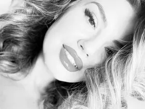 Live Sex with Ur_Wet_Desire - Myfreecams