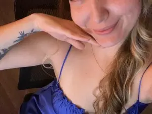 Live Sex Cam with Monica - Myfreecams