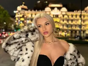 Adult Webcam with LovelyBianca_ - Myfreecams