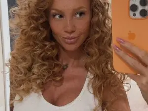 Nude Webcam with GingerEllis - Myfreecams