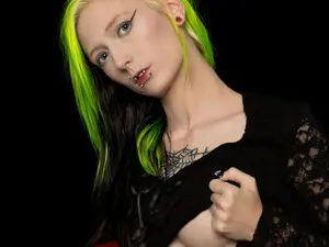 Best live sex cam show with TwistedAliceW - Myfreecams