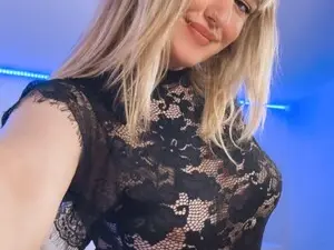 Live Sex Cam with Emilymoore__ - Myfreecams
