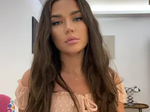 Adult Webcams with BellaaDona - Myfreecams