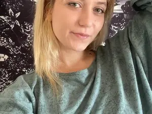 Best live sex cam show with Sophiasnarl - Myfreecams