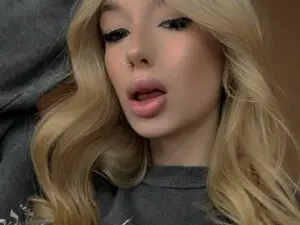 Adult Webcam with Emmacin - Myfreecams
