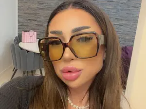 Watch Live Sex Cams with JuicyJelly - Myfreecams