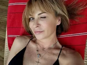 Best Webcam with Evolett - Myfreecams