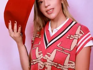 Live Sex Cam with Carolblonde - Myfreecams