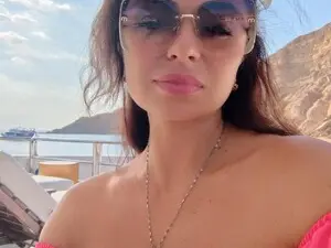 Best live sex cam show with April_Swee - Myfreecams