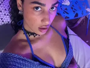 Live Sex Cam with Hotviolets - Myfreecams
