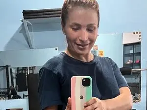 Best live sex cam show with VivienneNoir - Myfreecams