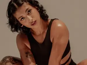 Free Porn Cam with LollaBye - Myfreecams