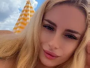 Porn chat with ChristiHanson from myfreecams on pornchatting.com