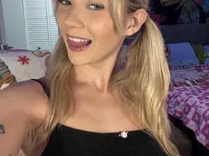 Live Sex Cam with VioletRay - Myfreecams