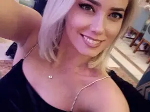 Best live sex cam show with AngelFace4you - Myfreecams