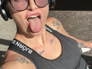 Adult Webcams with LargeMargeXo - Myfreecams