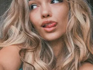 Adult Webcams with BelleM - Myfreecams