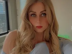 Free Porn Cam with AshleyyLovee - Myfreecams