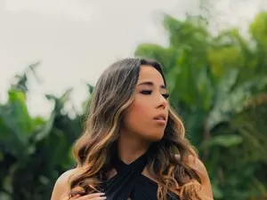 Adult Webcam with lizza_robert - Myfreecams