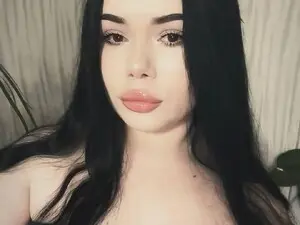 Watch Live Sex Cams with Renesmee - Myfreecams