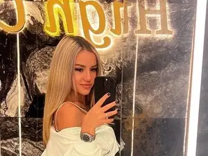 Best live sex cam show with AudreyRyen - Myfreecams