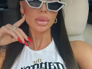 Free Live Porn with RaquelleVon - Myfreecams