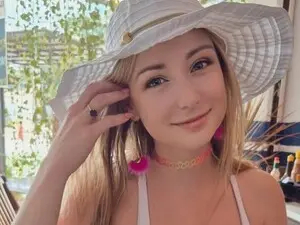 Adult Webcams with BellaAndersin - Myfreecams