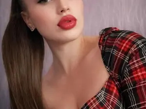 Free Porn Cam with MonicaDisire - Myfreecams