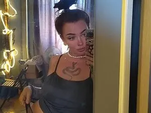 Adult Webcams with LessaHost - Myfreecams