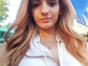 Adult Webcam with VerraSweet4U - Myfreecams