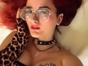 Watch Live Sex Cams with Ooomg_Kira - Myfreecams