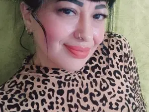 Live Sex Cam with MirandaSparkk - Myfreecams
