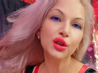 Best live sex cam show with LisaOnlyLover - Streamate