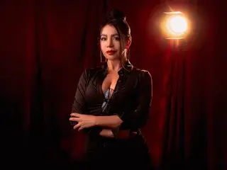 Nude Webcam with Helen_Hardd - Streamate