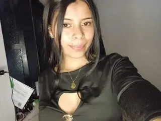 Live Porn with MadissonRoos - Streamate
