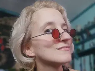 Best Webcam with MissQuinCam - Streamate