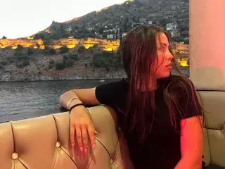 Watch Live Sex Cams with Millie_Mose21 - Streamate