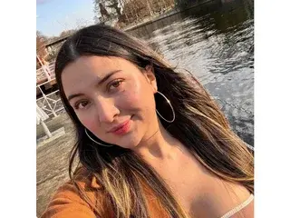 Free Live Porn with PaulinaSalaz - Streamate