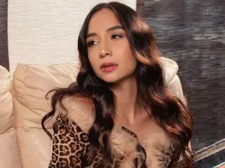Adult Webcams with ZaraReyes - Streamate