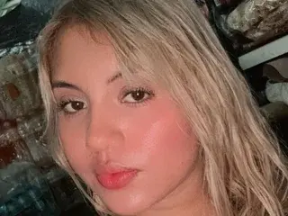 Nude Webcam with SilviaAlonso - Streamate