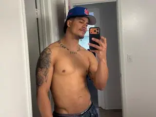 Adult Video Chat with Logan_metamorf - Streamate