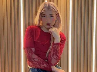 Live Sex Cam with Victoria_Hiills - Streamate