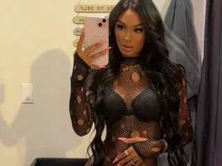 Adult Webcams with MissMulatta - Streamate