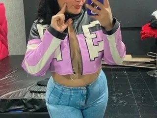 Free Live Porn with Nicol_Holmes - Streamate