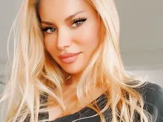 Live Sex Cam with HelenaNiki - Streamate